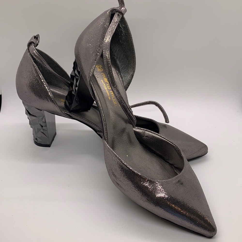 Mario Muzi Platinum Heels Size 9.5